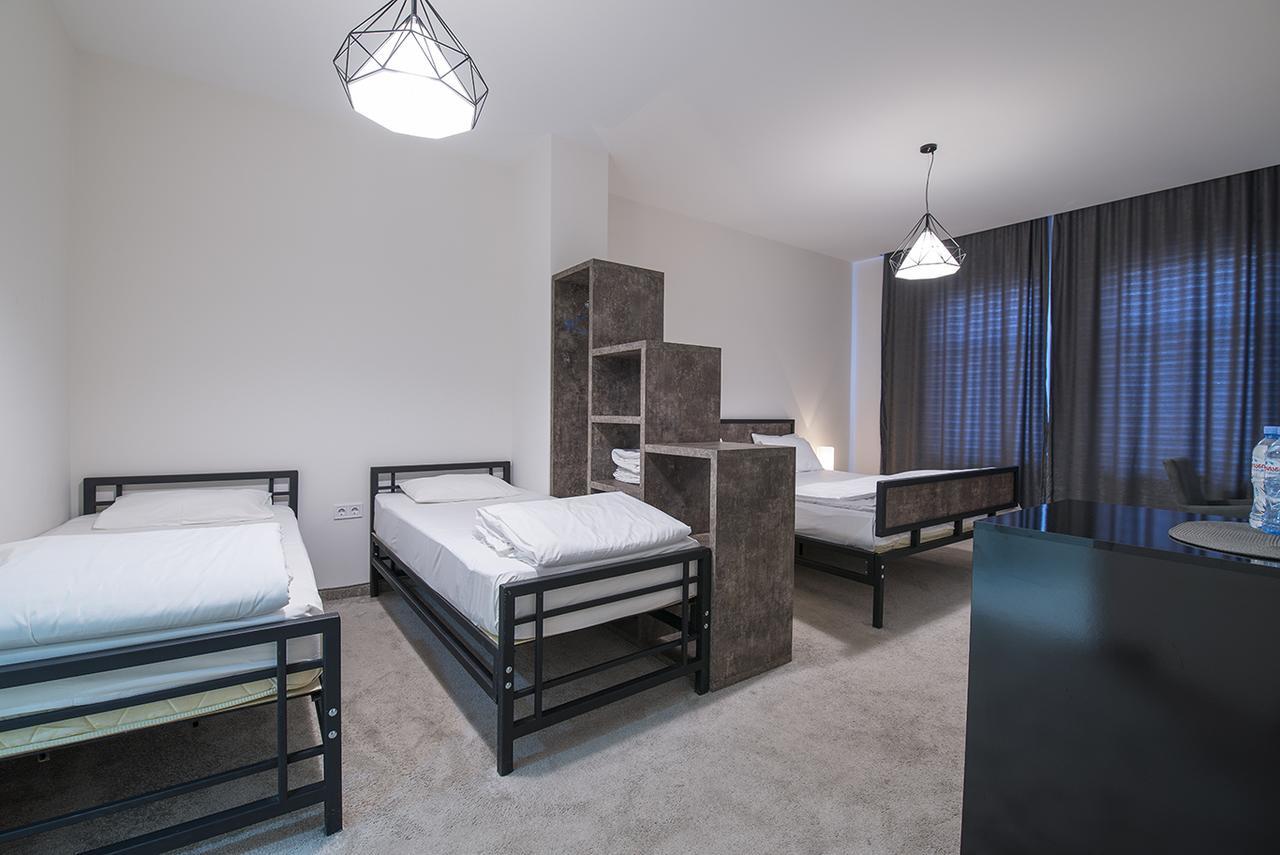 Hotel Opinion Tbilisi Rum bild